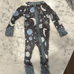 Little sleepies blue to the moon & back zippie // 0-3months! Great condition!
